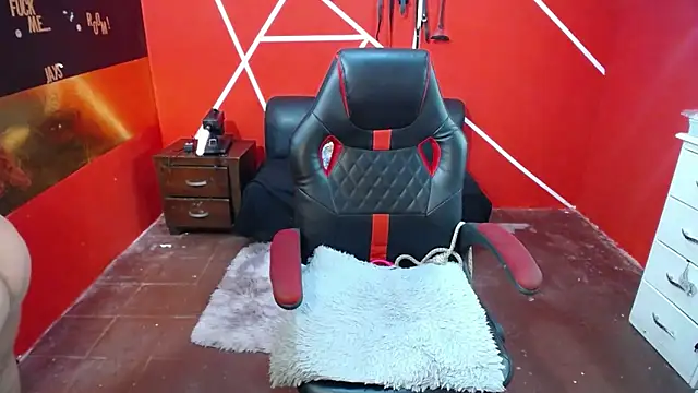 loly bigbooty4u online show from November 29, 2025, 8:14 am