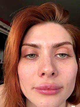 Snapshot of Accole chatting on December 4, 2024, 1:03 pm Accole online show from December 4, 2024, 1:03 pm