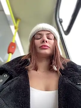 Snapshot of Accole chatting on February 5, 2025, 12:06 pm Accole online show from February 5, 2025, 12:06 pm