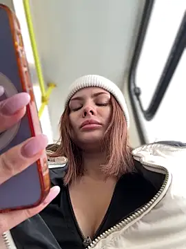 Snapshot of Accole chatting on February 6, 2025, 8:07 am Accole online show from February 6, 2025, 8:07 am