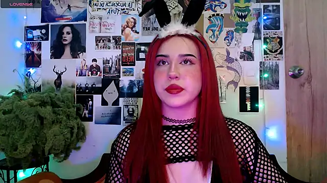 Snapshot of Sunny-hott chatting on November 23, 2025, 10:42 pm Sunny-hott online show from November 23, 2025, 10:42 pm