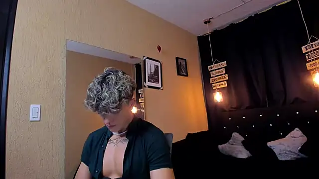 Snapshot of ANDRIUS_24 chatting on February 26, 2025, 8:04 pm ANDRIUS 24 online show from February 26, 2025, 8:04 pm