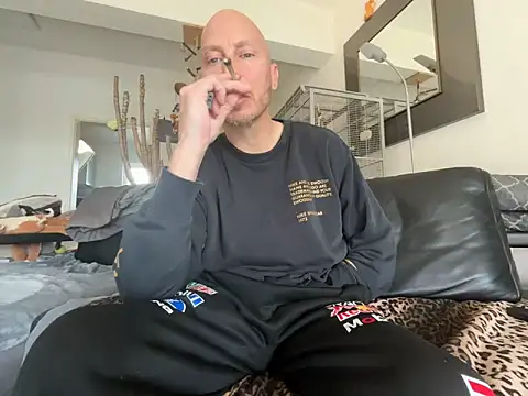 Germankink online show from April 15, 2026, 3:27 pm