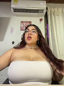 Snapshot of KathyGonzalez chatting on October 7, 2025, 10:55 pm KathyGonzalez online show from October 7, 2025, 10:55 pm