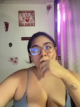 Snapshot of KathyGonzalez chatting on October 13, 2025, 11:45 am KathyGonzalez online show from October 13, 2025, 11:45 am