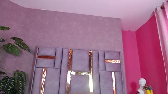 Snapshot of JuliaRose_ks chatting on November 21, 2025, 12:15 pm JuliaRose ks online show from November 21, 2025, 12:15 pm