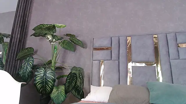 Snapshot of JuliaRose_ks chatting on November 25, 2025, 12:27 pm JuliaRose ks online show from November 25, 2025, 12:27 pm