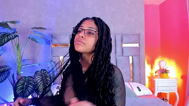 Snapshot of JuliaRose_ks chatting on November 10, 2025, 12:43 pm JuliaRose ks online show from November 10, 2025, 12:43 pm