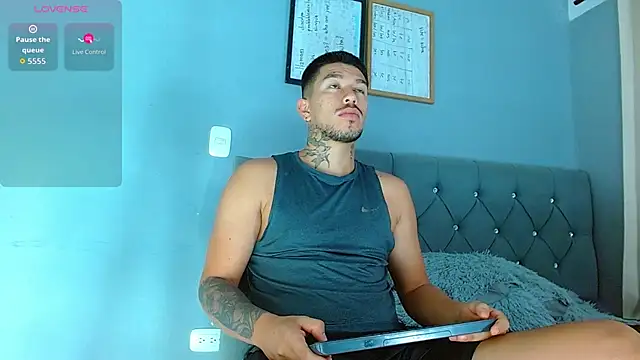 mateoreal1 online show from March 3, 2026, 12:01 pm