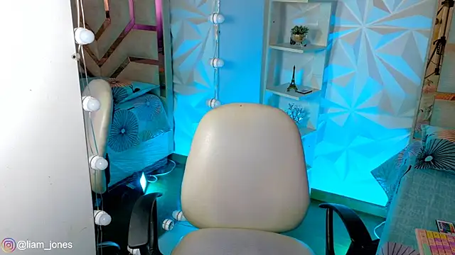 Snapshot of Jonesliam23 chatting on June 7, 2026, 7:52 pm Jonesliam23 online show from June 7, 2026, 7:52 pm