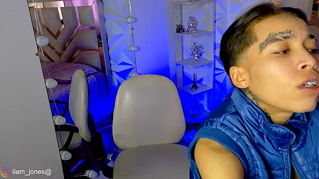 Snapshot of Jonesliam23 chatting on May 21, 2026, 7:55 pm Jonesliam23 online show from May 21, 2026, 7:55 pm