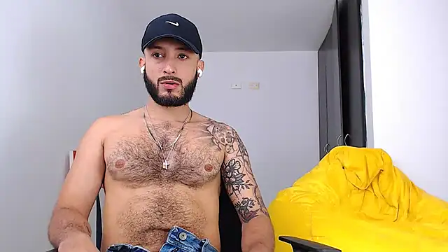 Sanit Di online show from December 3, 2025, 3:33 pm