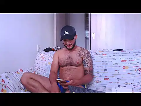 Snapshot of Sanit_Di chatting on August 1, 2026, 11:03 pm Sanit Di online show from August 1, 2026, 11:03 pm