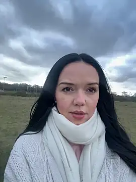 Snapshot of Vanesskaa chatting on March 3, 2026, 3:52 pm Vanesskaa online show from March 3, 2026, 3:52 pm