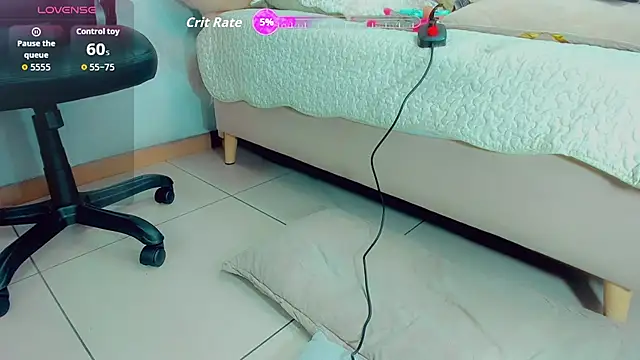 Snapshot of EmilyySaenz chatting on November 16, 2025, 4:01 pm EmilyySaenz online show from November 16, 2025, 4:01 pm