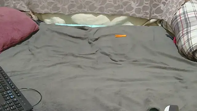 slim girl02 online show from April 17, 2026, 9:45 am