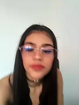 Snapshot of CatrinaRossi chatting on December 23, 2024, 8:25 pm CatrinaRossi online show from December 23, 2024, 8:25 pm