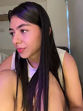 Snapshot of Liissa_cute_ chatting on May 12, 2026, 7:20 pm Liissa cute online show from May 12, 2026, 7:20 pm