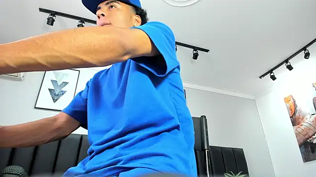 Snapshot of ANGEL_NICOLAS chatting on January 14, 2025, 4:25 am ANGEL NICOLAS online show from January 14, 2025, 4:25 am