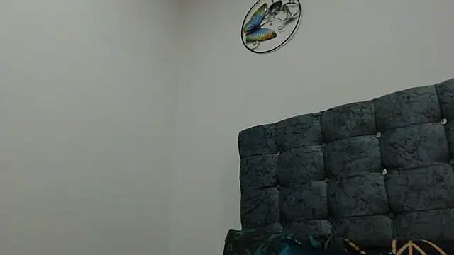 DiannellaforYou online show from February 3, 2025, 8:57 pm