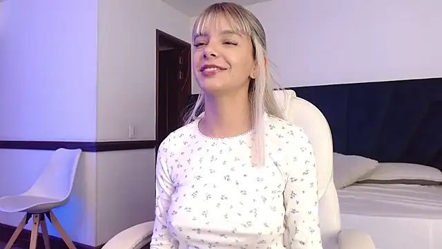 peyton golden1 online show from April 11, 2026, 3:25 am