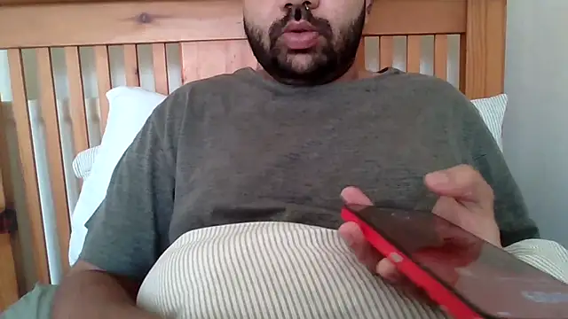 Snapshot of whoreboi98 chatting on April 19, 2026, 9:10 am whoreboi98 online show from April 19, 2026, 9:10 am