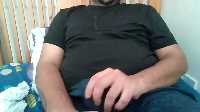 Snapshot of whoreboi98 chatting on June 17, 2026, 1:32 pm whoreboi98 online show from June 17, 2026, 1:32 pm