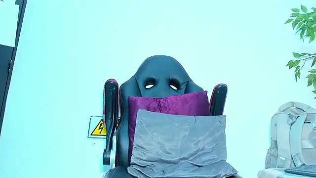 Briyit Doll online show from February 21, 2025, 9:34 am