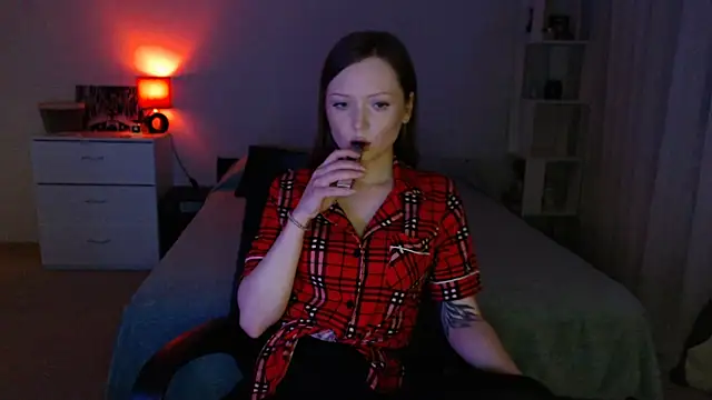 Snapshot of Allaria chatting on April 4, 2026, 4:57 pm Allaria online show from April 4, 2026, 4:57 pm