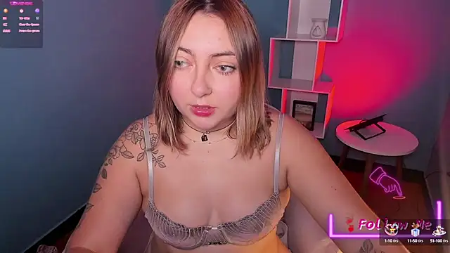 Snapshot of miaawild chatting on February 24, 2025, 8:14 pm miaawild online show from February 24, 2025, 8:14 pm