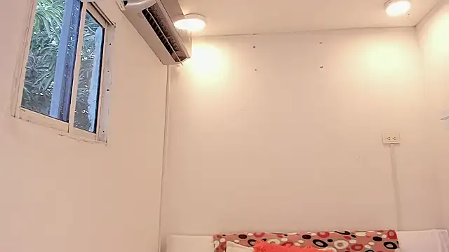 Snapshot of meganrossee69 chatting on December 5, 2024, 8:06 pm meganrossee69 online show from December 5, 2024, 8:06 pm