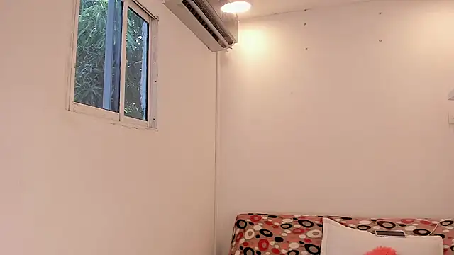 Snapshot of meganrossee69 chatting on December 18, 2024, 9:08 pm meganrossee69 online show from December 18, 2024, 9:08 pm