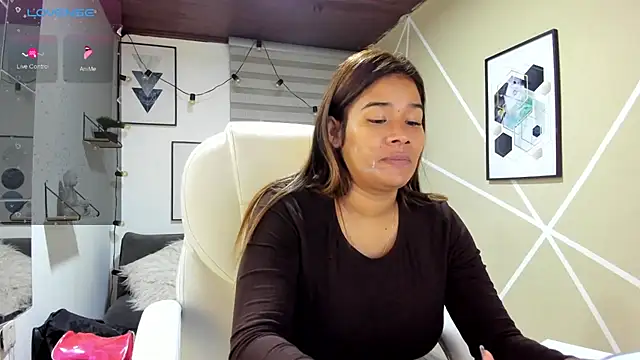 Enma  clark online show from April 21, 2026, 3:46 am