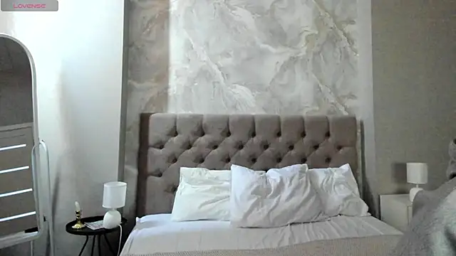 Vanessa Walters online show from April 11, 2026, 3:03 am