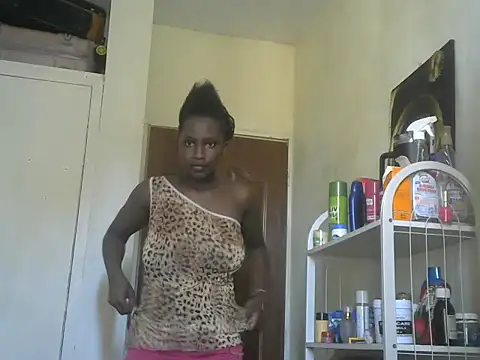 queen-goddess online show from November 8, 2025, 2:20 pm