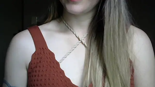 branca18hot online show from October 4, 2025, 4:52 pm