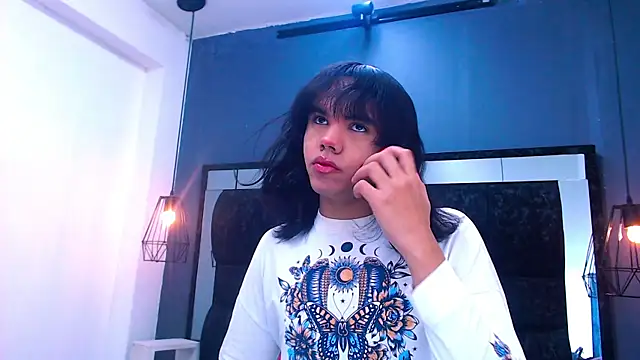 AndreaGil  online show from December 18, 2025, 12:31 pm