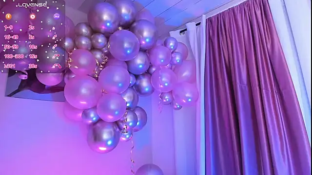 Snapshot of ellarosee_ chatting on March 18, 2025, 7:33 pm ellarosee online show from March 18, 2025, 7:33 pm