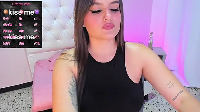 Snapshot of ellarosee_ chatting on February 18, 2025, 7:52 pm ellarosee online show from February 18, 2025, 7:52 pm