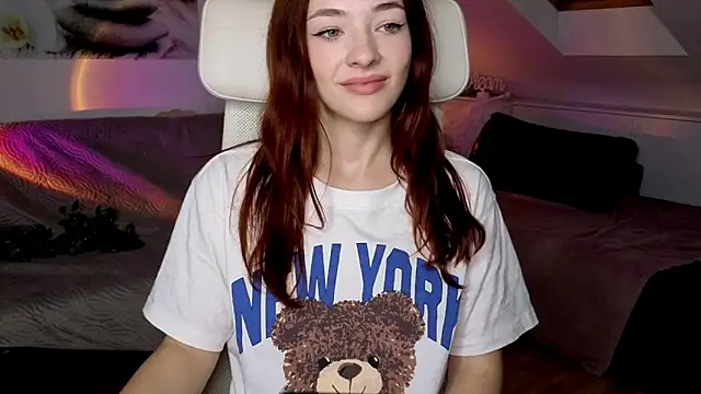 MiaRouge online show from October 22, 2025, 5:07 am