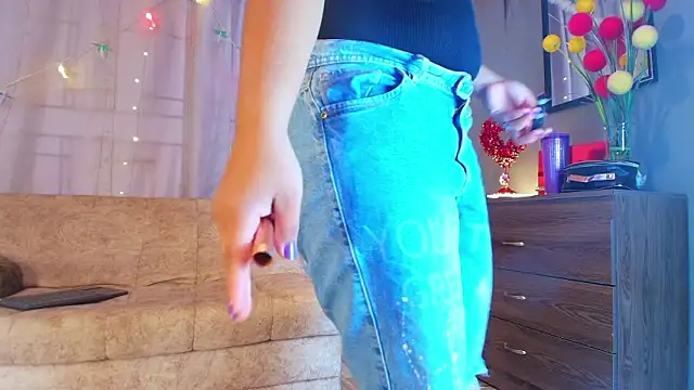 Snapshot of jade_brunnette chatting on February 4, 2026, 8:04 pm jade brunnette online show from February 4, 2026, 8:04 pm