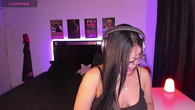 Mariana Hasper  online show from February 12, 2026, 2:28 pm