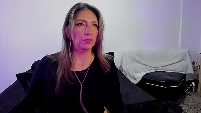 MichelleManson online show from September 30, 2025, 9:59 am