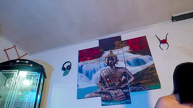 ariana-white- online show from April 23, 2026, 8:10 am