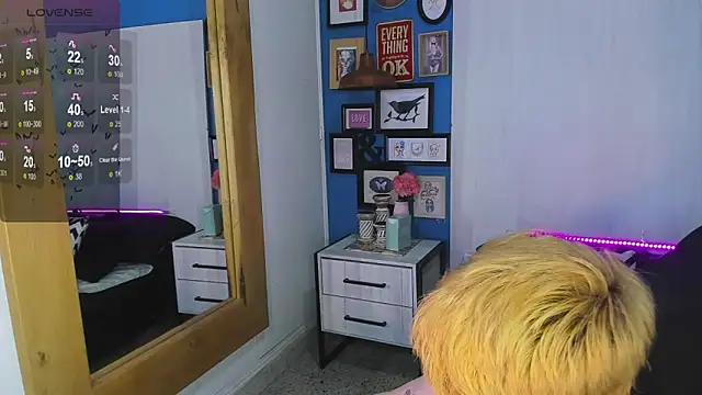 VladHellsing4 online show from November 6, 2025, 1:59 pm