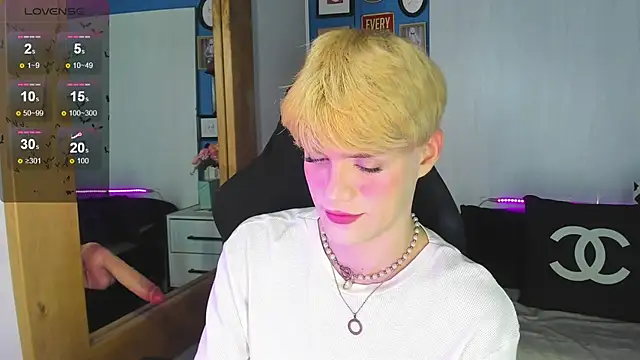 VladHellsing4 online show from November 14, 2025, 2:54 pm