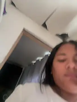 Snapshot of Shelmii chatting on July 16, 2026, 7:33 pm Shelmii online show from July 16, 2026, 7:33 pm