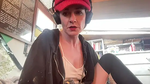 Snapshot of maythegr8ness chatting on February 17, 2025, 12:00 am maythegr8ness online show from February 17, 2025, 12:00 am