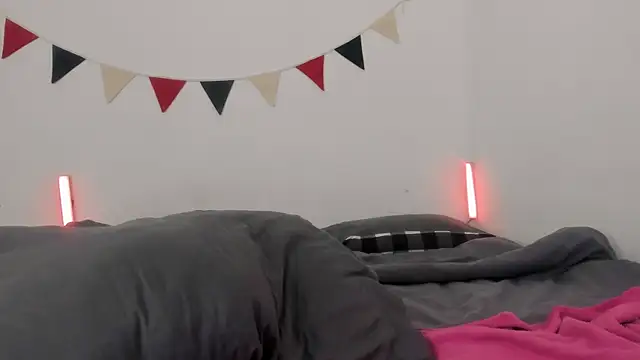 MiaDavis21 online show from October 15, 2025, 4:15 pm