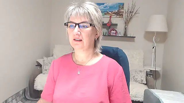 Snapshot of FleurMays chatting on November 4, 2025, 3:43 am FleurMays online show from November 4, 2025, 3:43 am